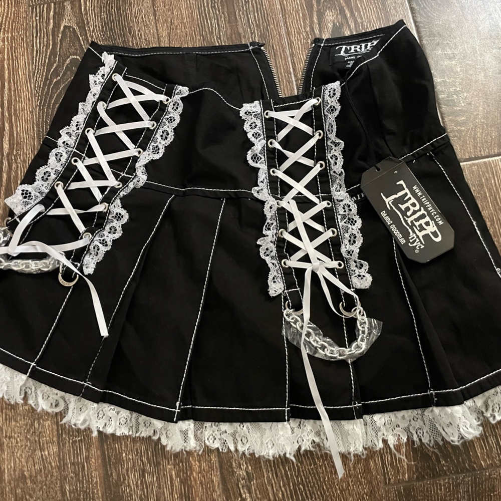 tripp nyc skirt size large new with tags